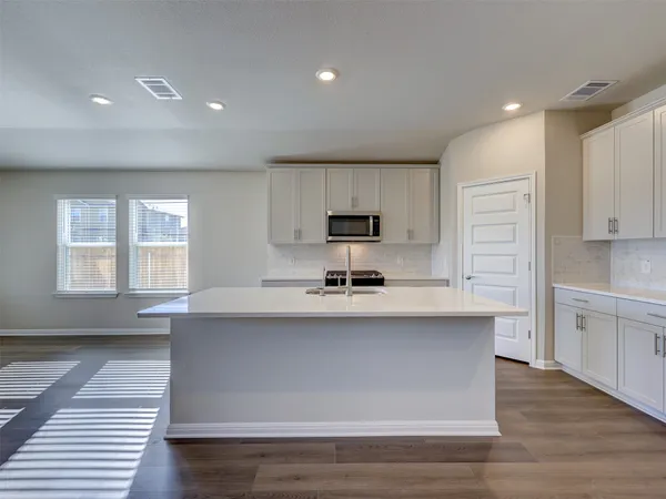 $2,195 | 100 Greenspire Lane, Hutto, TX 78634