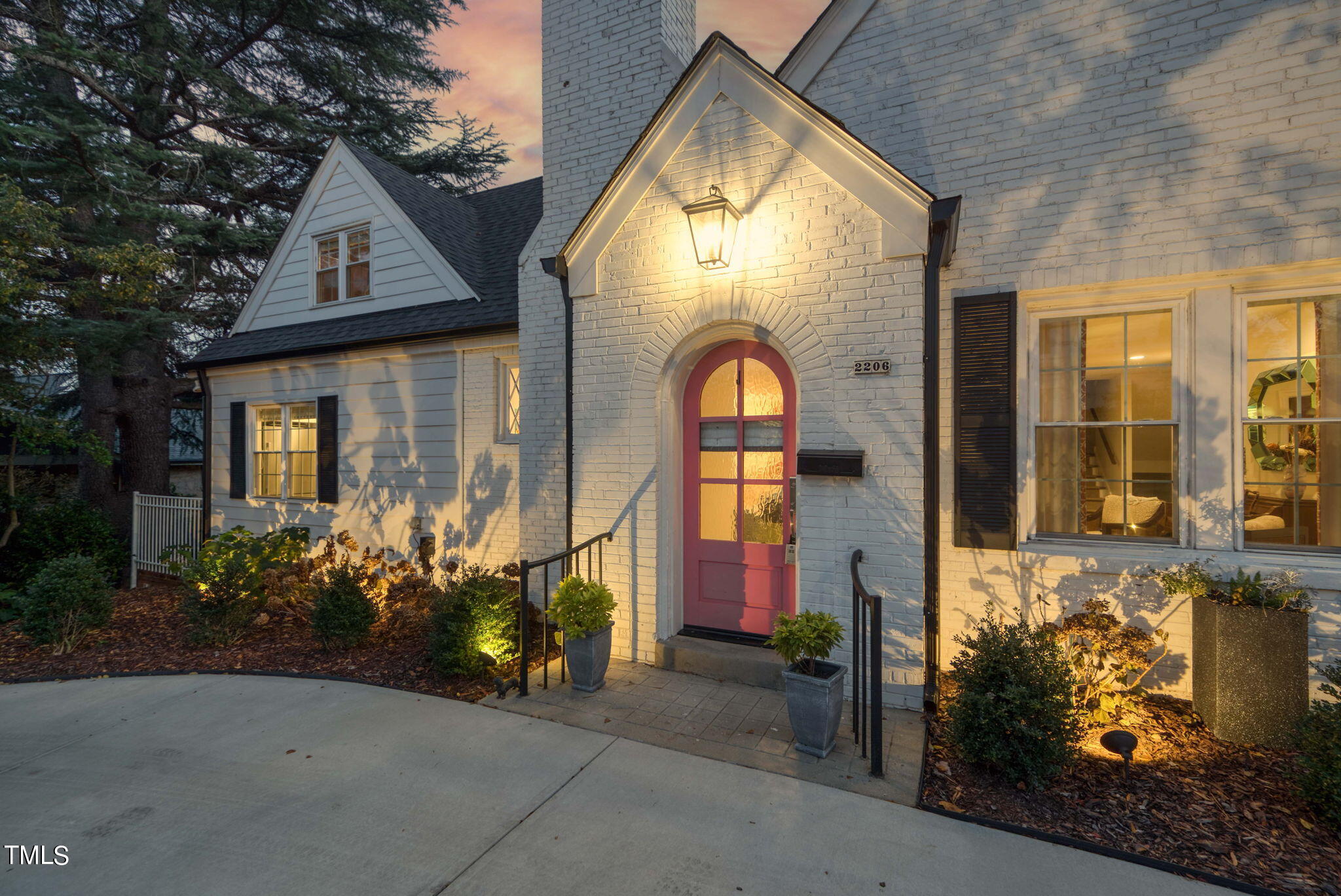 2206 Anderson Drive Raleigh, NC 27608 - Photo 74 of 79 Twilight 2206 Anderson (4)
