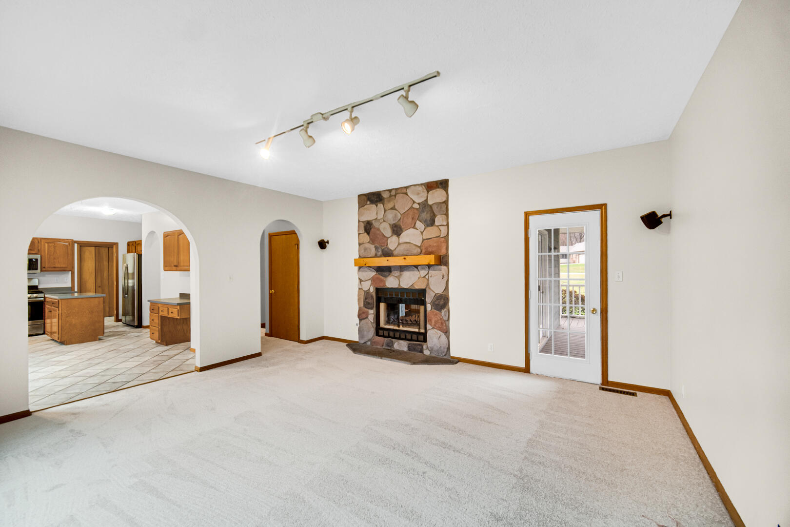 692 Harvest Road Valparaiso, IN 46383 - Photo 2 of 30 1620x1080