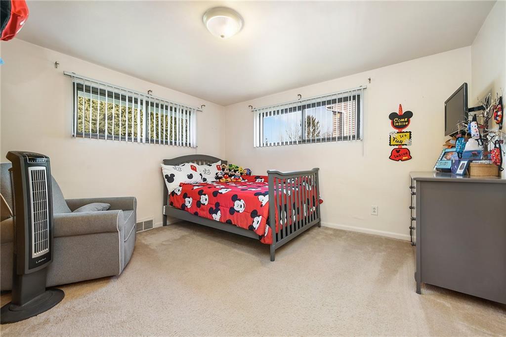 10 Bellview Drive McKees Rocks, PA 15136 - Photo 15 of 25 a bedroom with furniture and a window