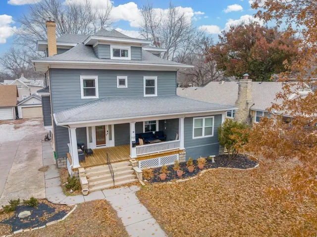 $230,000 | 712 East 11th Avenue, Winfield, KS 67156