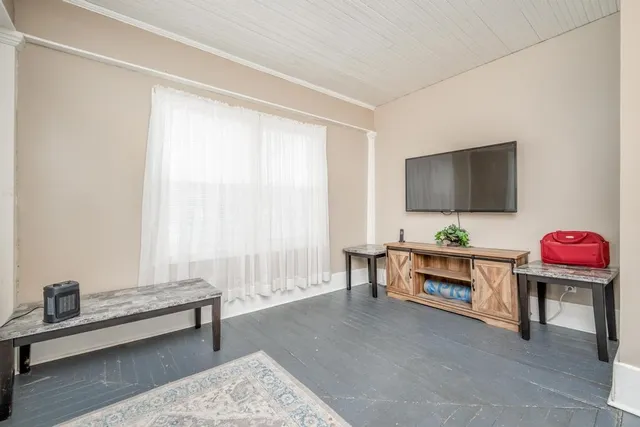 $230,000 | 712 East 11th Avenue, Winfield, KS 67156