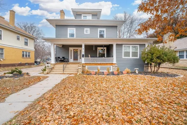 $230,000 | 712 East 11th Avenue, Winfield, KS 67156