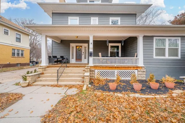 $230,000 | 712 East 11th Avenue, Winfield, KS 67156