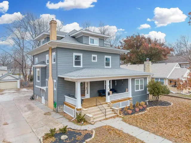 $230,000 | 712 East 11th Avenue, Winfield, KS 67156