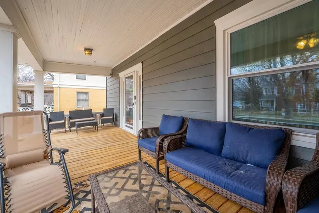 $230,000 | 712 East 11th Avenue, Winfield, KS 67156