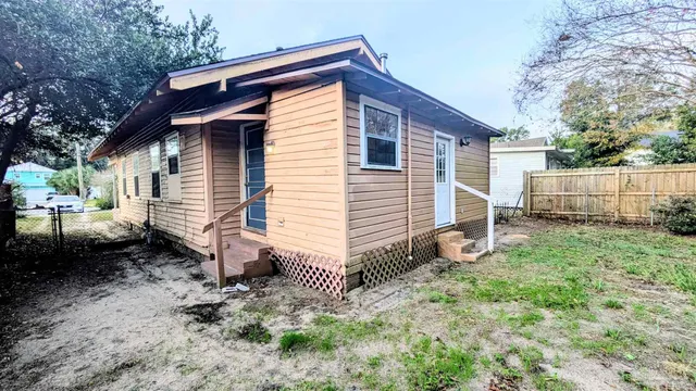 $1,595 | 1014 West Gregory Street, Pensacola, FL 32502