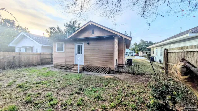 $1,595 | 1014 West Gregory Street, Pensacola, FL 32502