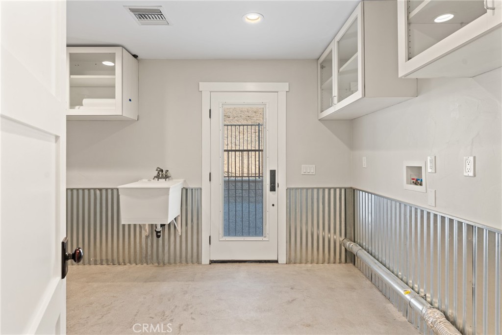 30300 Live Oak Canyon Road Redlands, CA 92373 - Photo 33 of 67 a view of a bedroom with wooden floor