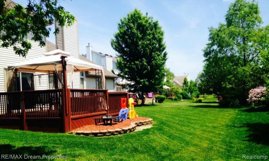 3425 Riverside Drive Canton, MI 48188 - Photo 10 of 10 Riverside back.jpg