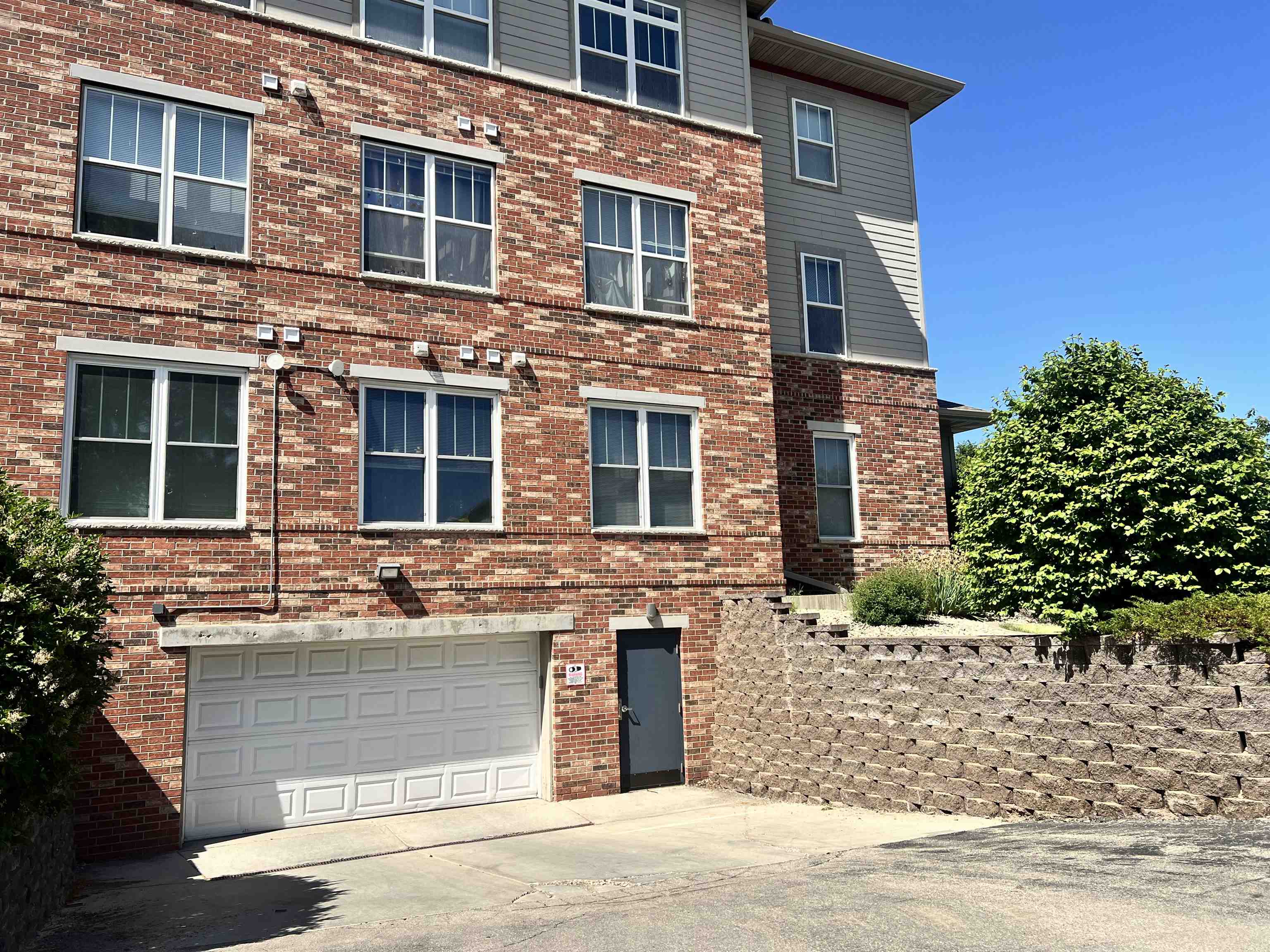 141 Metro Terrace, Unit 203 Madison, WI 53718 - Photo 8 of 48