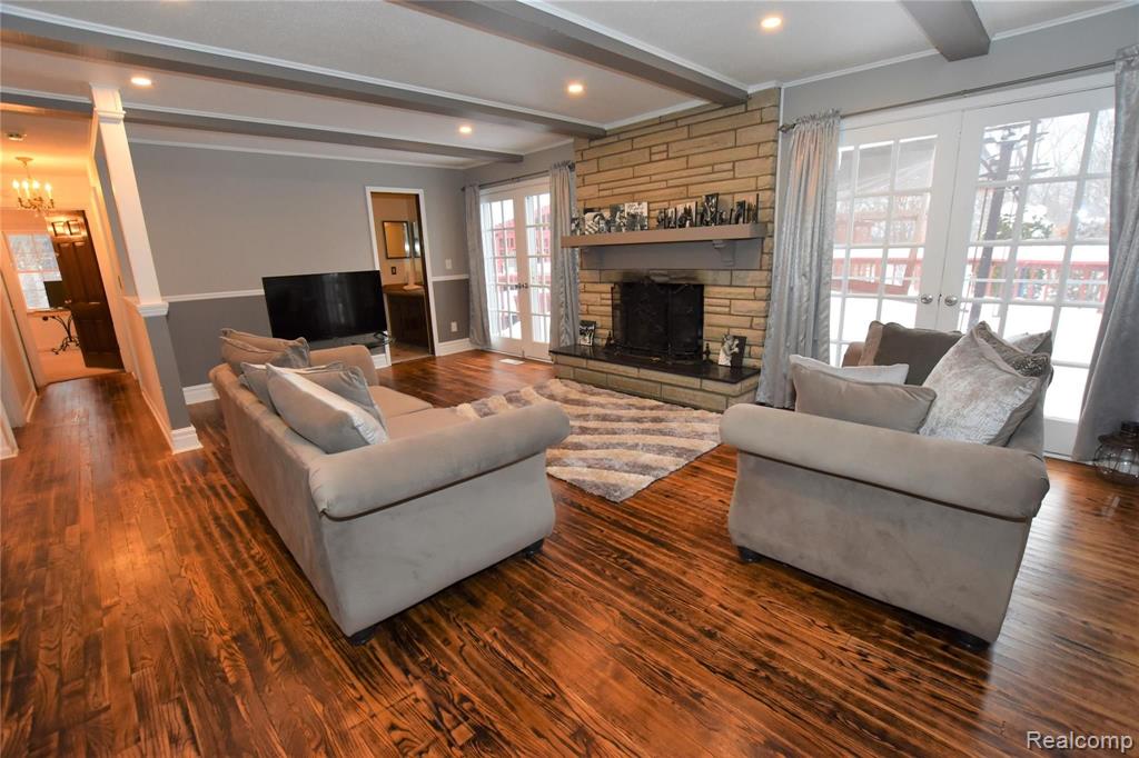 2445 Warner Road Flushing, MI 48433 - Photo 4 of 26