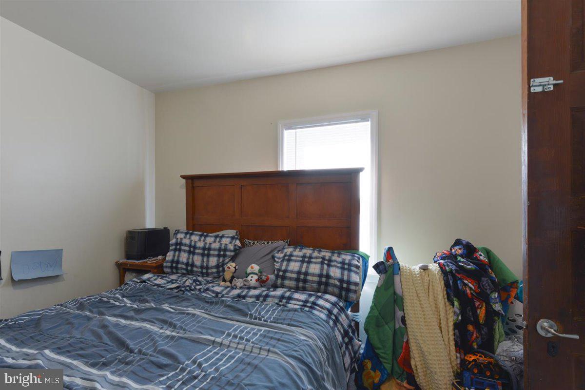 1042 Security Road Hagerstown, MD 21742 - Photo 17 of 30 Bedroom 1