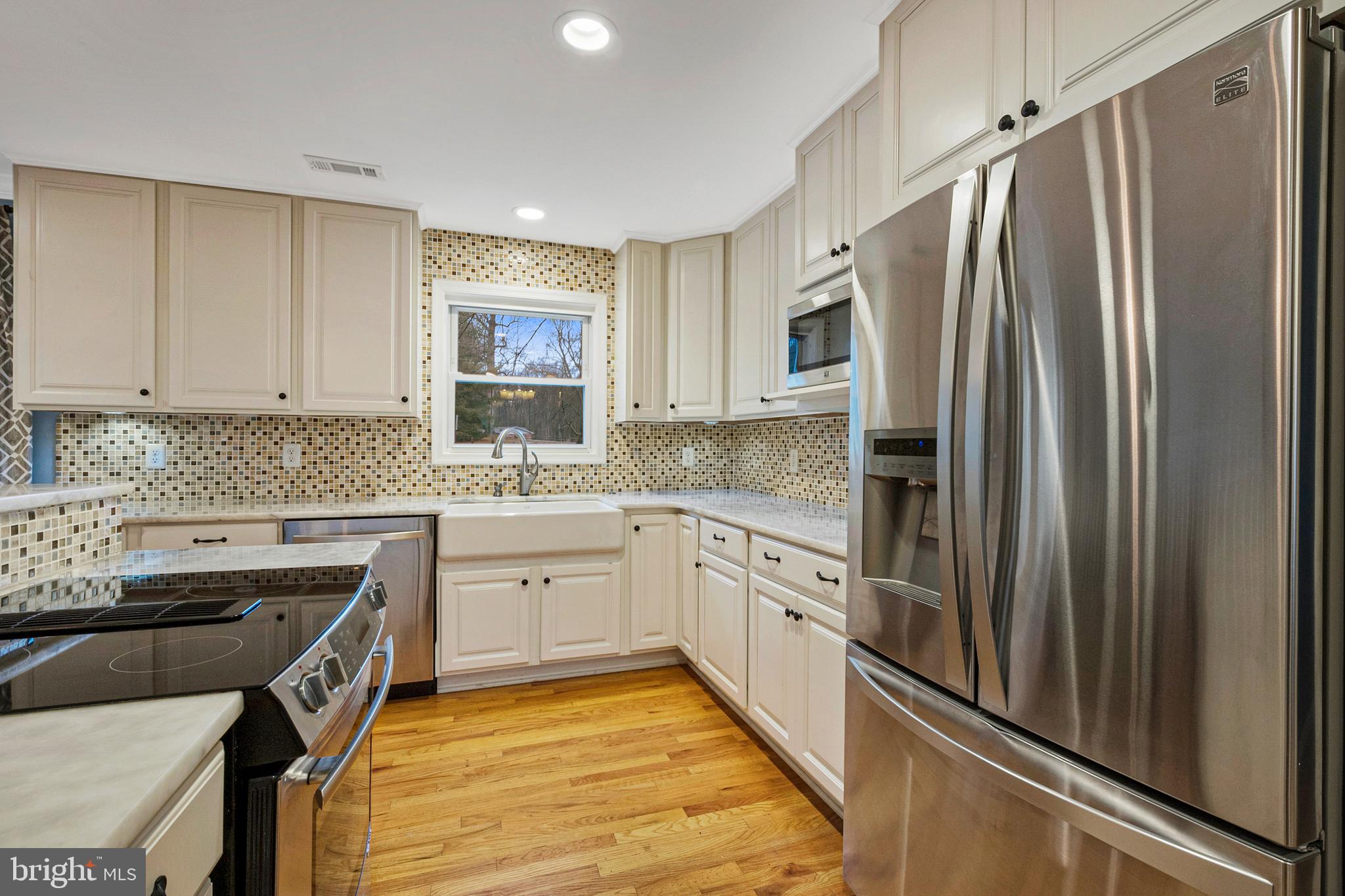 3419 Hazelwood Road Edgewater, MD 21037 - Photo 3 of 34 Gallery Image 3