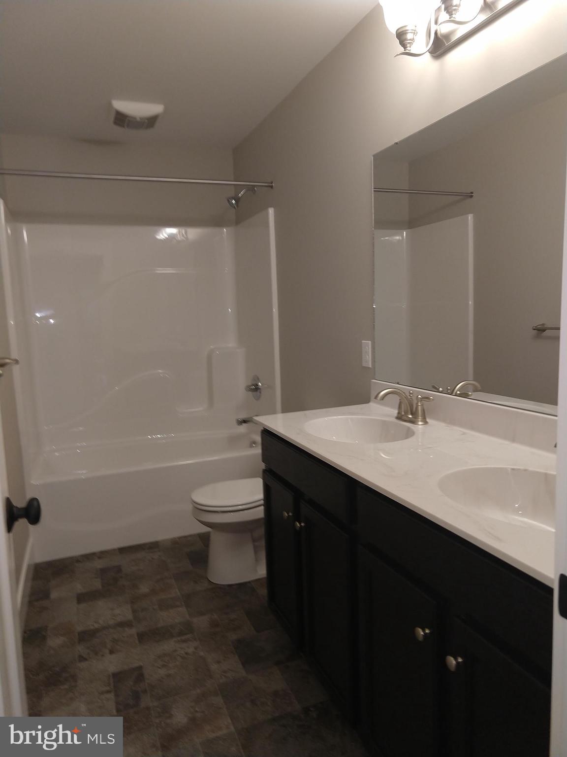 249 Ridge Avenue Ephrata, PA 17522 - Photo 22 of 30 Family Bath