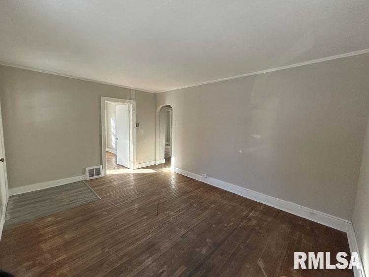 307 Ehrett Street Creve Coeur, IL 61610 - Photo 3 of 9 Gallery Image 3