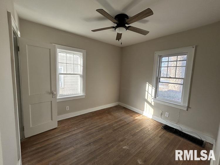 307 Ehrett Street Creve Coeur, IL 61610 - Photo 6 of 9 Gallery Image 6
