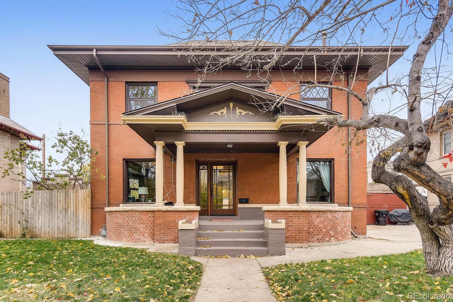 a view of a pathway of a house