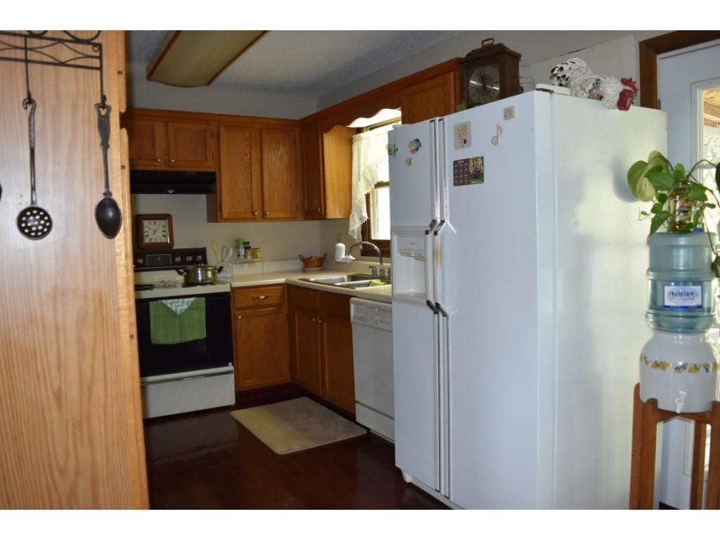 2530 Bob Little Road Elizabethton, TN 37643 - Photo 11 of 25 Kitchen view 2