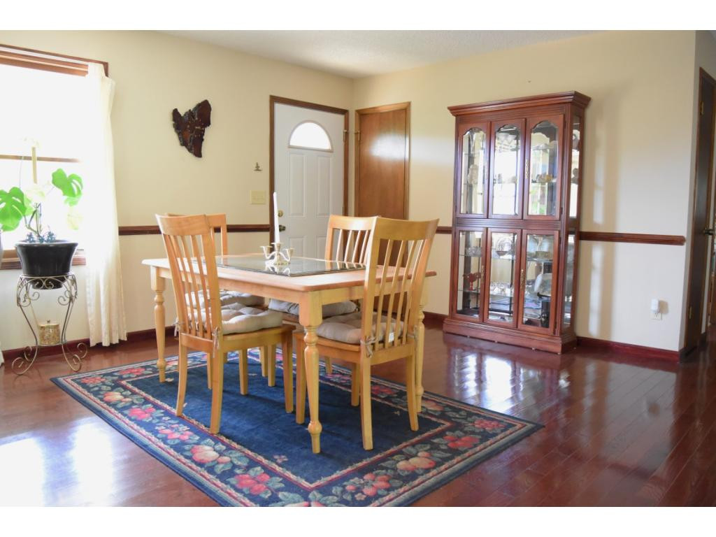 2530 Bob Little Road Elizabethton, TN 37643 - Photo 6 of 25 Area for Formal Dining
