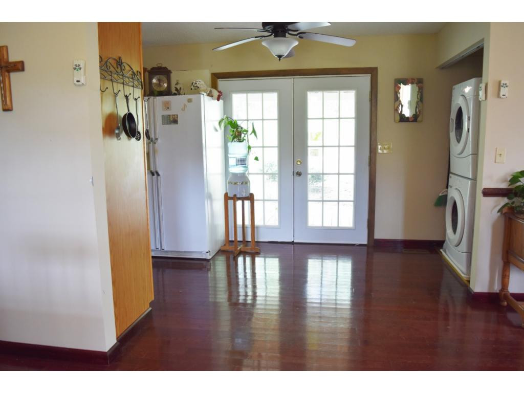 2530 Bob Little Road Elizabethton, TN 37643 - Photo 9 of 25 Breakfast Area