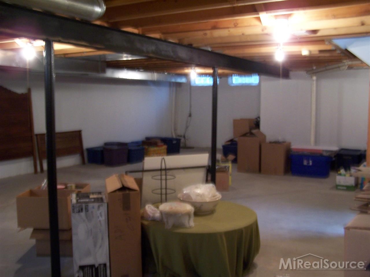 220 Bourbon Court Rochester, MI 48307 - Photo 27 of 28 31193081-26.JPG