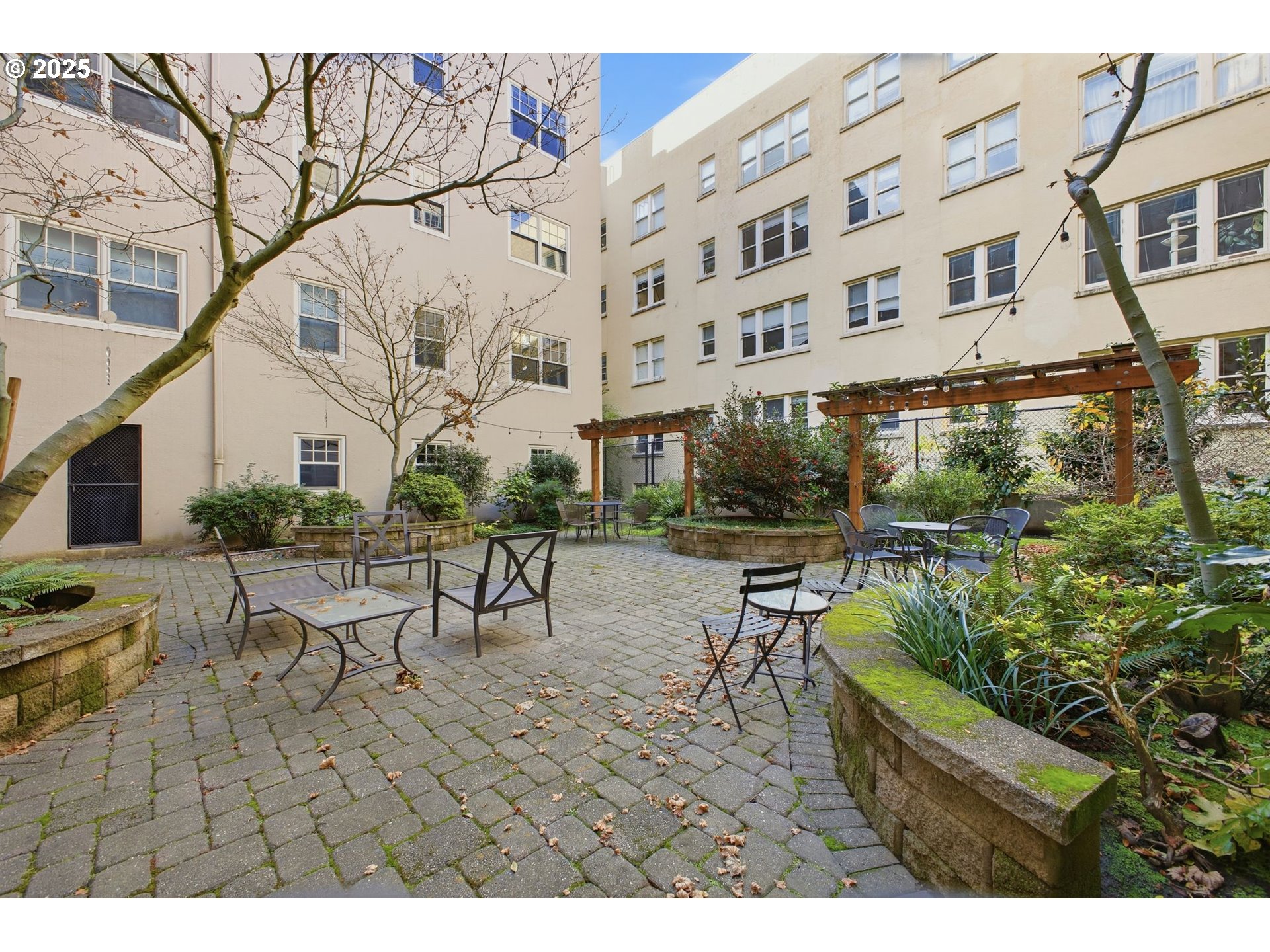 2015 Northwest Flanders Street, Unit 214 Portland, OR 97209 - Photo 11 of 31