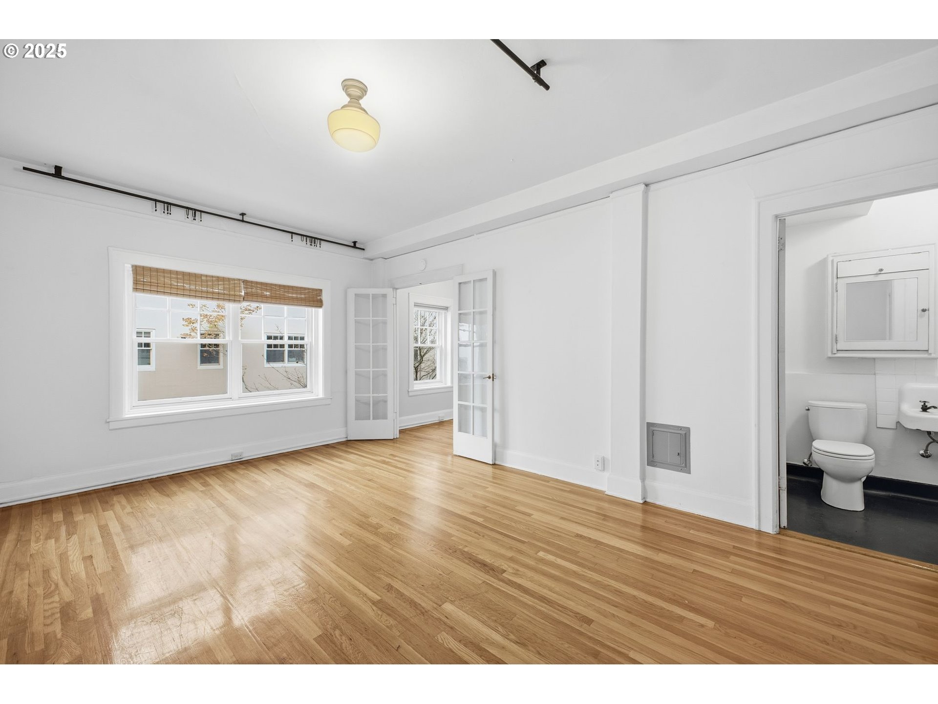 2015 Northwest Flanders Street, Unit 214 Portland, OR 97209 - Photo 15 of 31