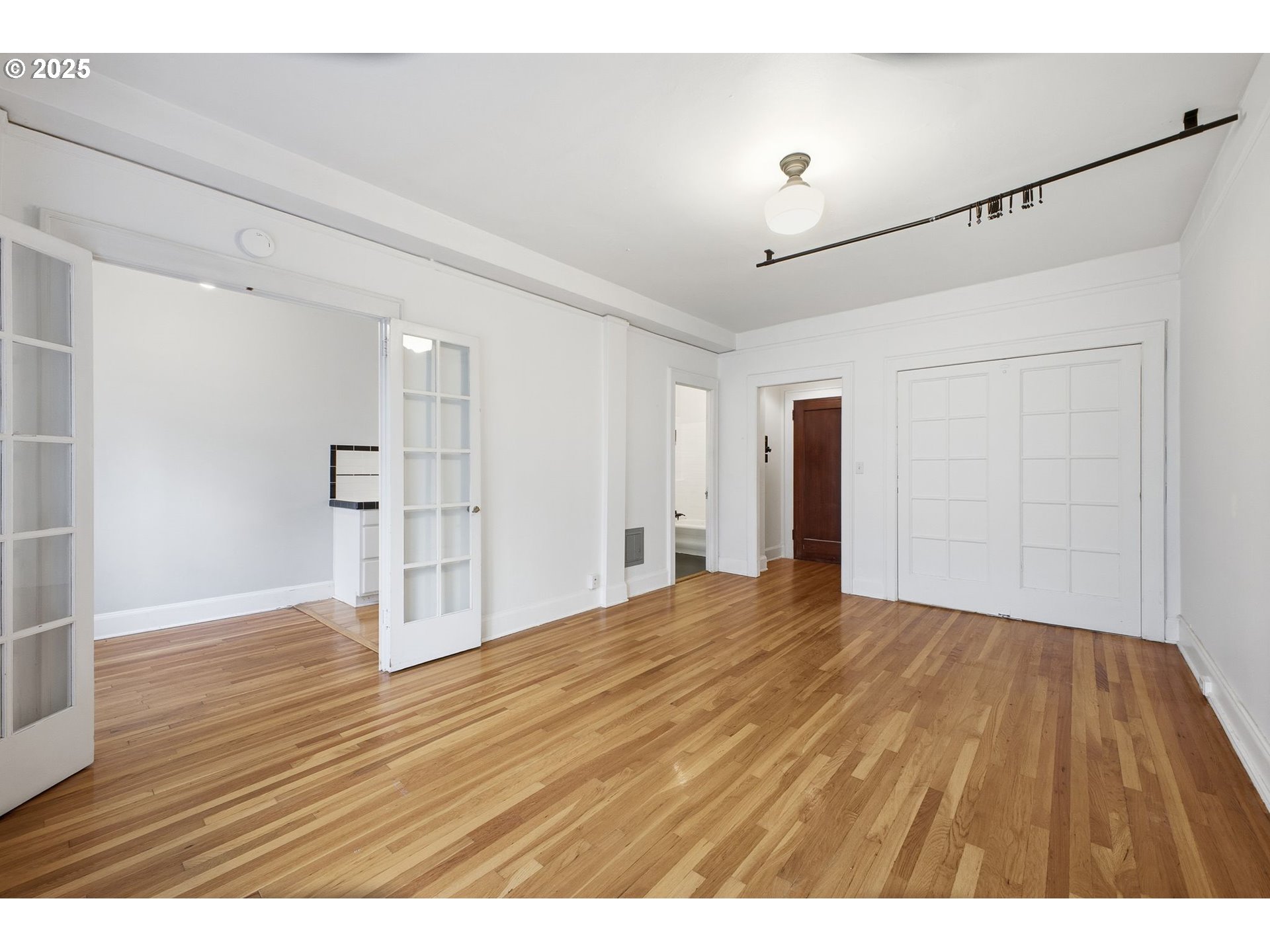 2015 Northwest Flanders Street, Unit 214 Portland, OR 97209 - Photo 16 of 31