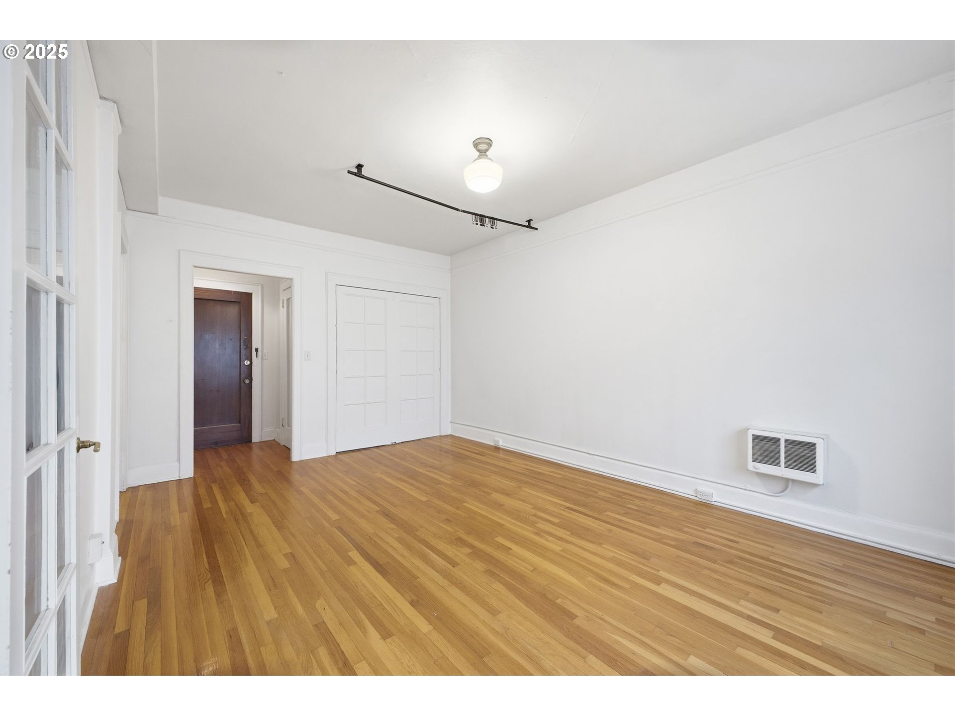 2015 Northwest Flanders Street, Unit 214 Portland, OR 97209 - Photo 18 of 31