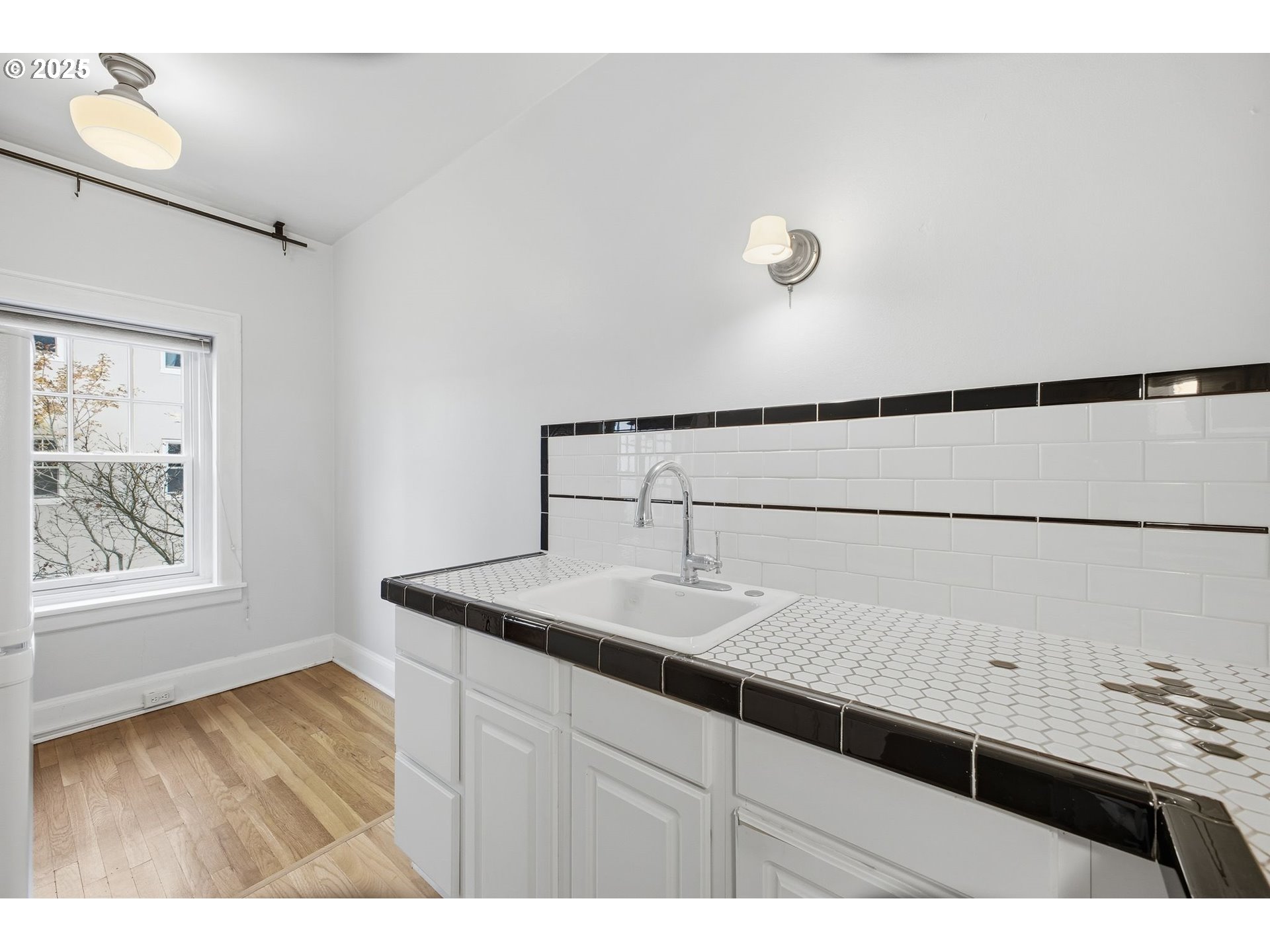 2015 Northwest Flanders Street, Unit 214 Portland, OR 97209 - Photo 21 of 31