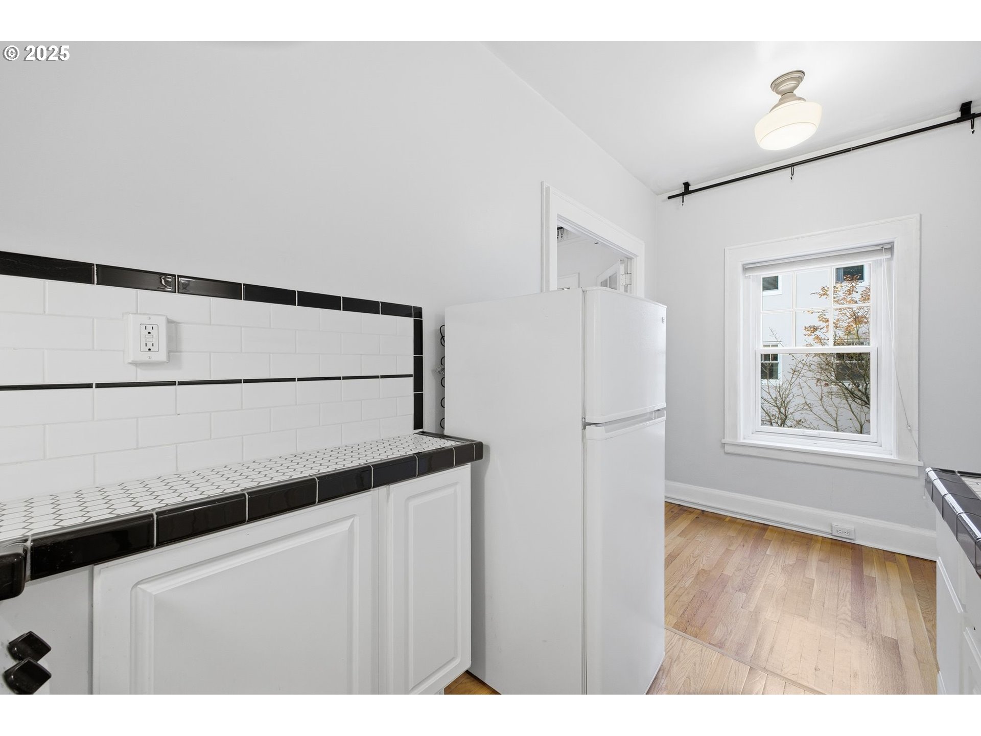 2015 Northwest Flanders Street, Unit 214 Portland, OR 97209 - Photo 22 of 31