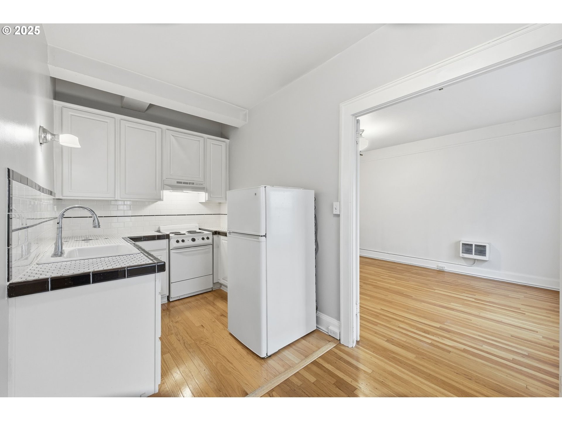 2015 Northwest Flanders Street, Unit 214 Portland, OR 97209 - Photo 26 of 31