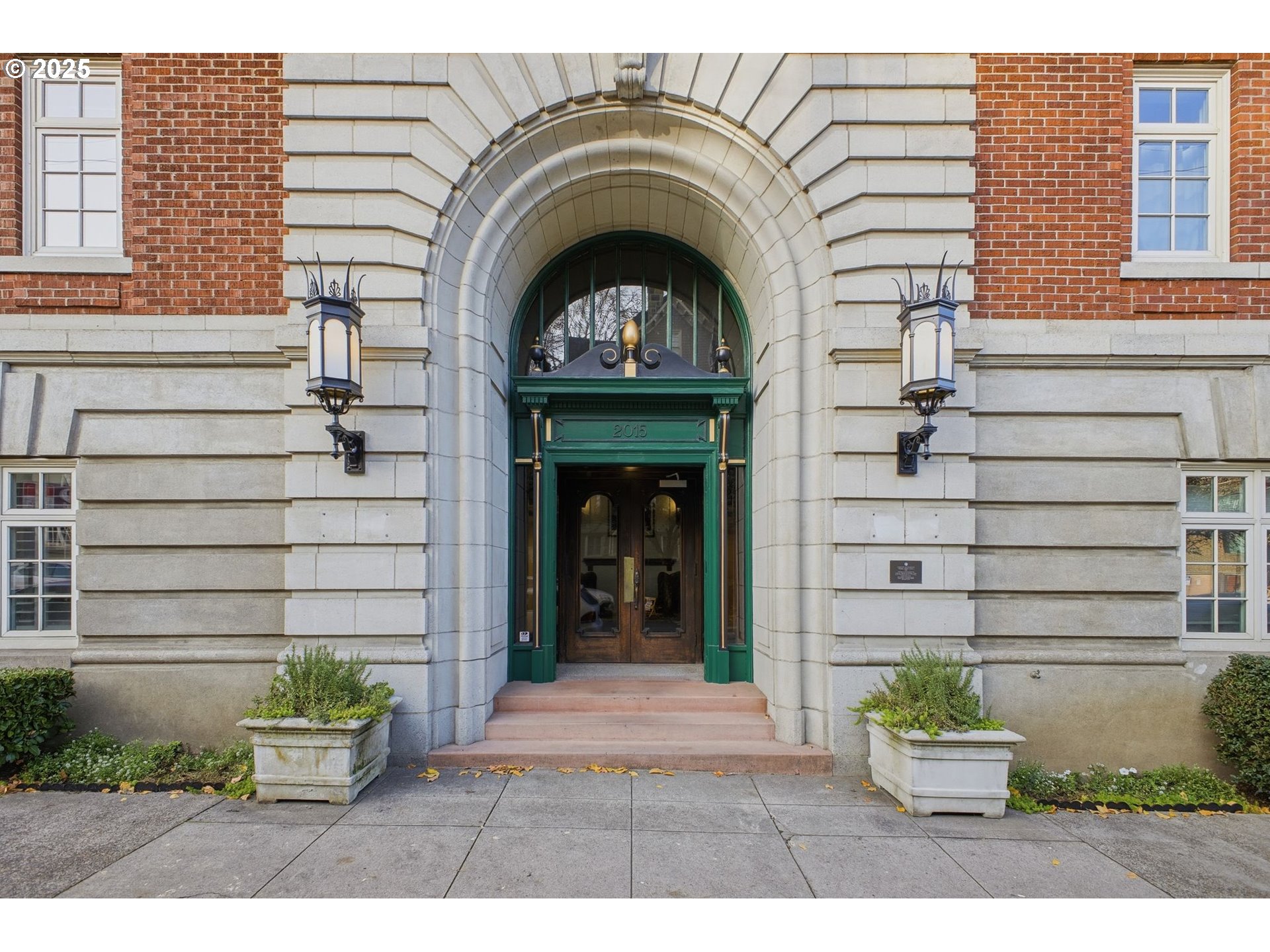 2015 Northwest Flanders Street, Unit 214 Portland, OR 97209 - Photo 5 of 31