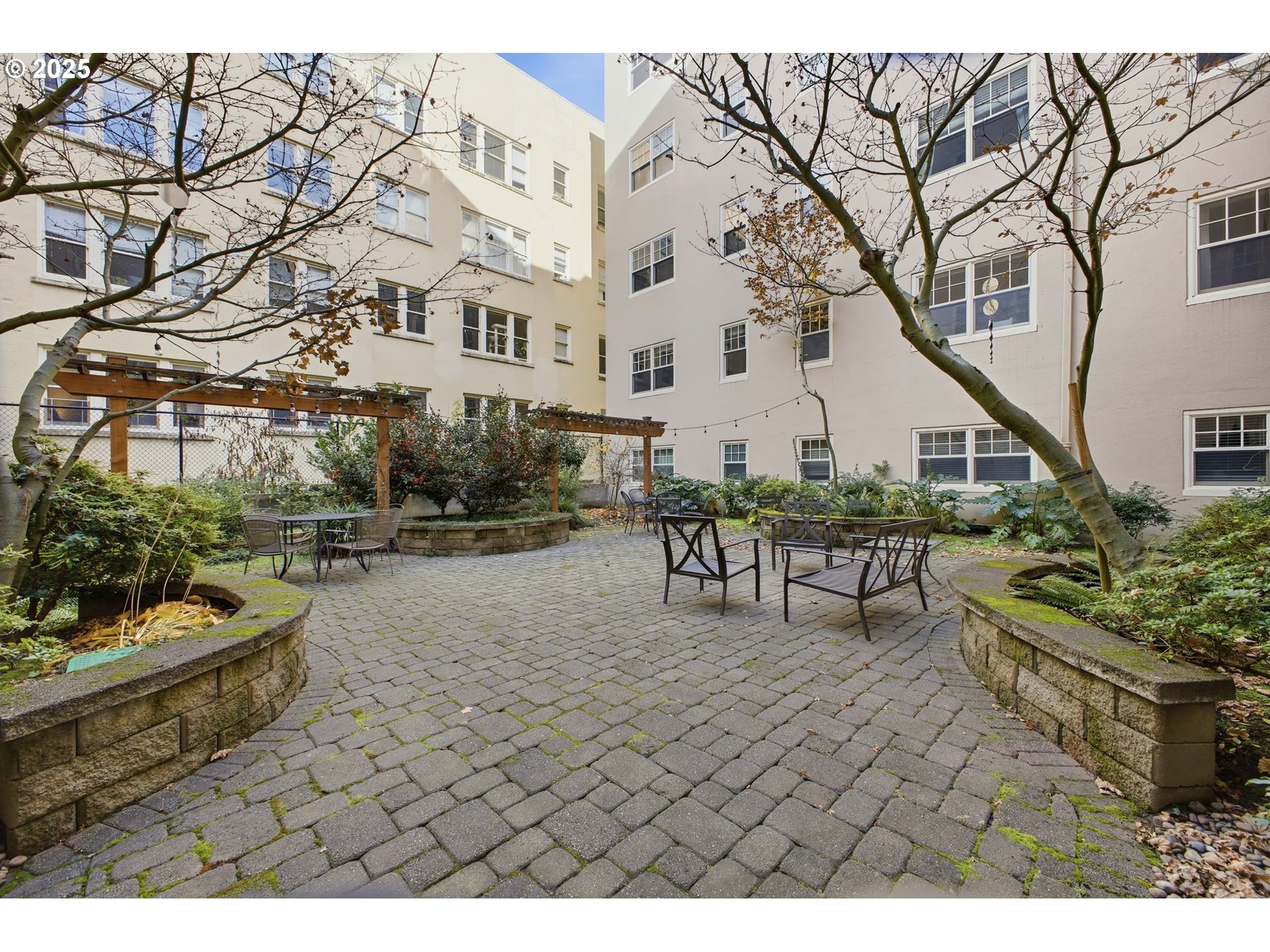 2015 Northwest Flanders Street, Unit 214 Portland, OR 97209 - Photo 8 of 31