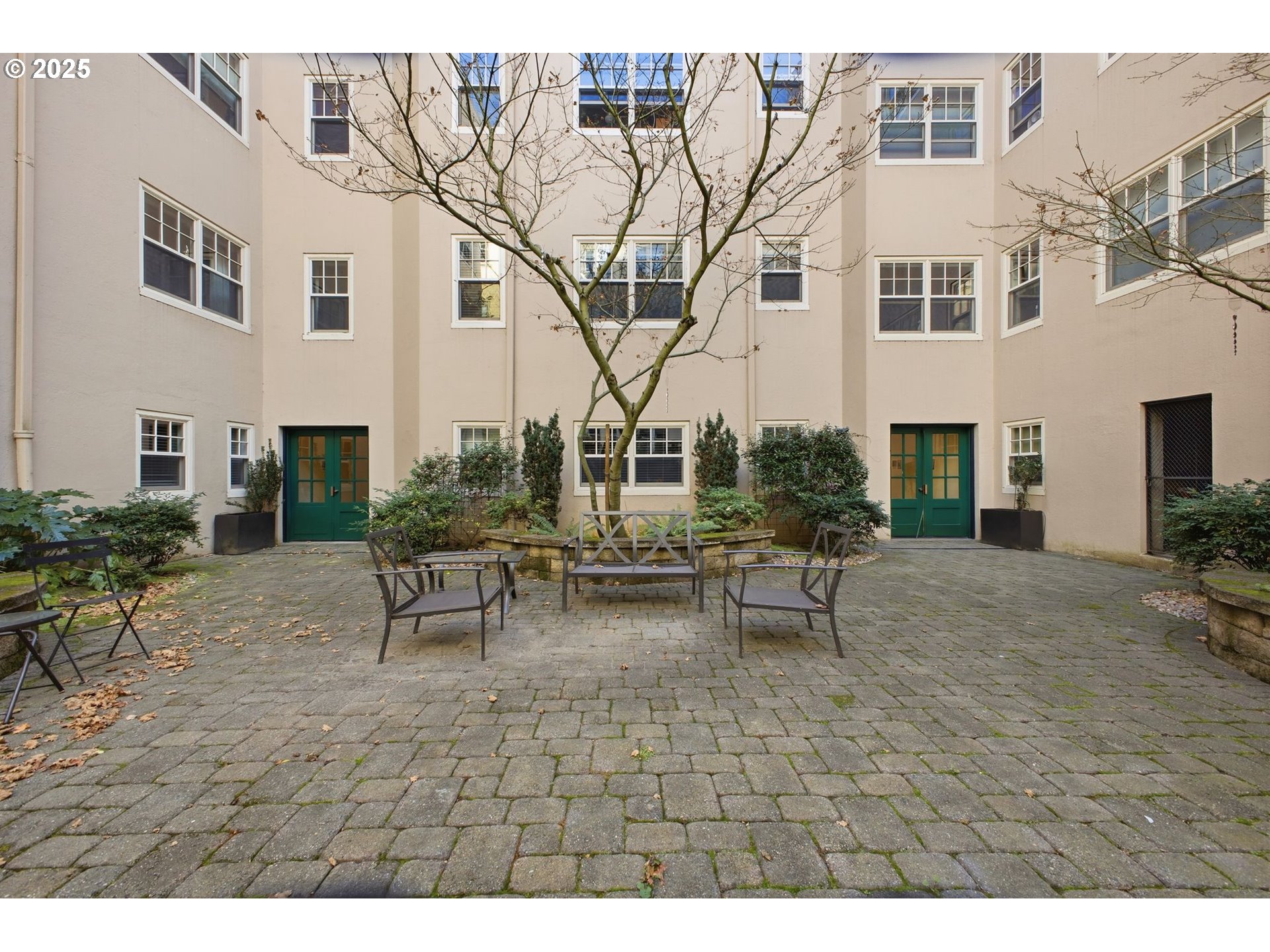 2015 Northwest Flanders Street, Unit 214 Portland, OR 97209 - Photo 10 of 31