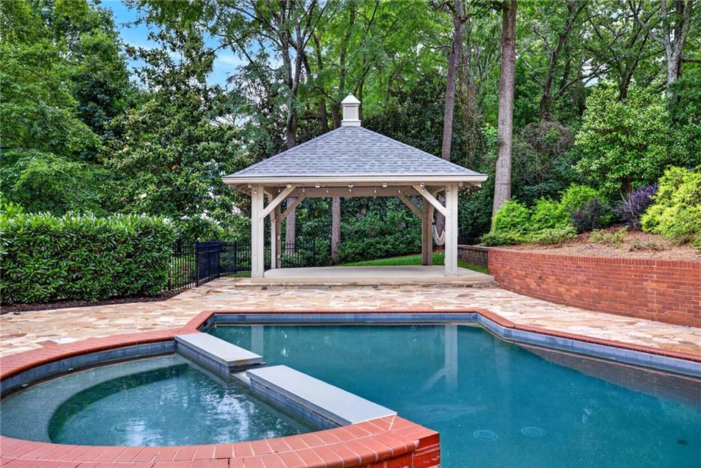 62 Blackland Road Northwest Atlanta, GA 30342 - Photo 31 of 40