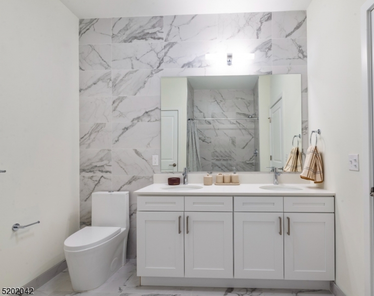 377 Summerhill Road, Unit 2BED East Brunswick, NJ 08816 - Photo 18 of 50