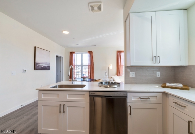 377 Summerhill Road, Unit 2BED East Brunswick, NJ 08816 - Photo 4 of 50