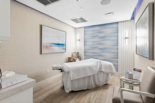 $1,399,000 | 4952 Bocaire Boulevard, Boca Raton, FL 33487