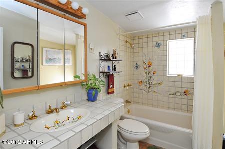 1407 East Rancho Drive Phoenix, AZ 85014 - Photo 14 of 17 Guest bath