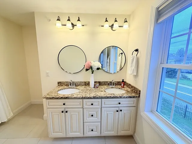 $545,000 | 17 Hamel Way, Unit 17, Haverhill, MA 01835