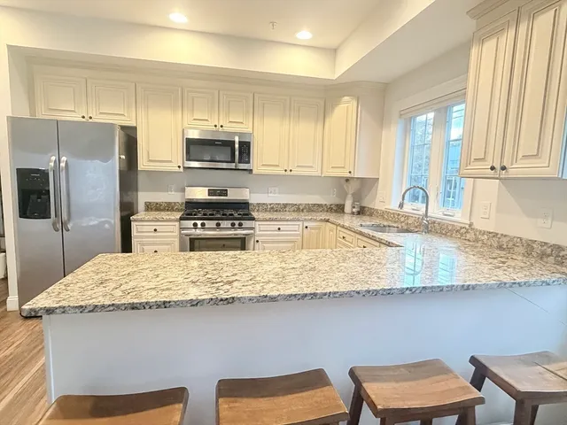 $545,000 | 17 Hamel Way, Unit 17, Haverhill, MA 01835