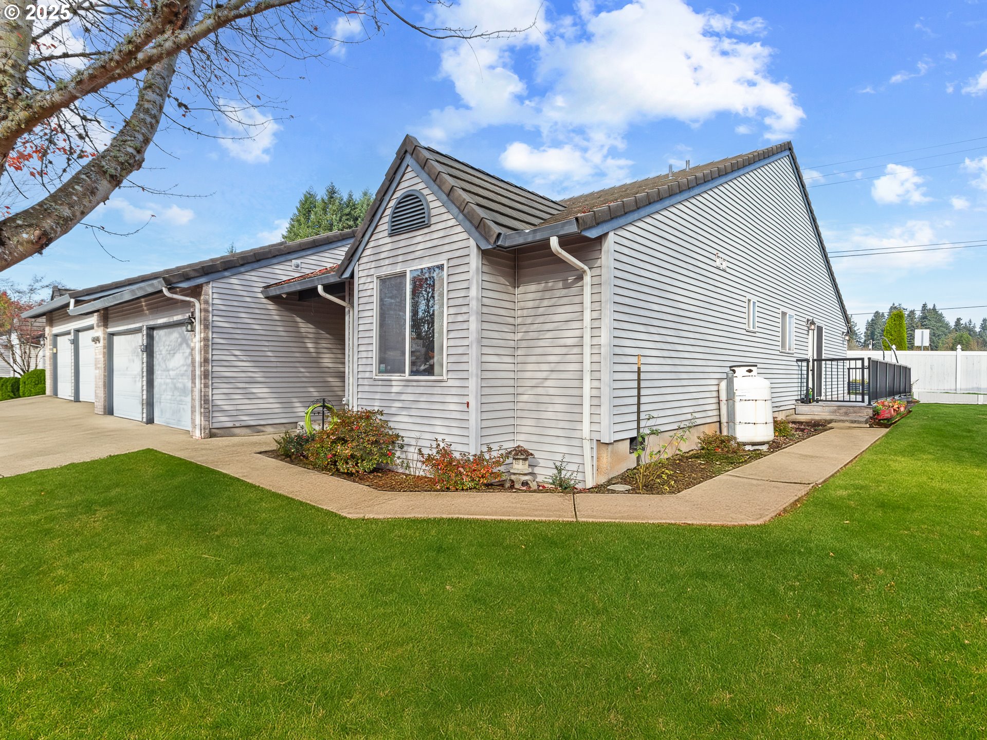 2217 Northeast 179th Street Ridgefield, WA 98642 - Photo 3 of 40