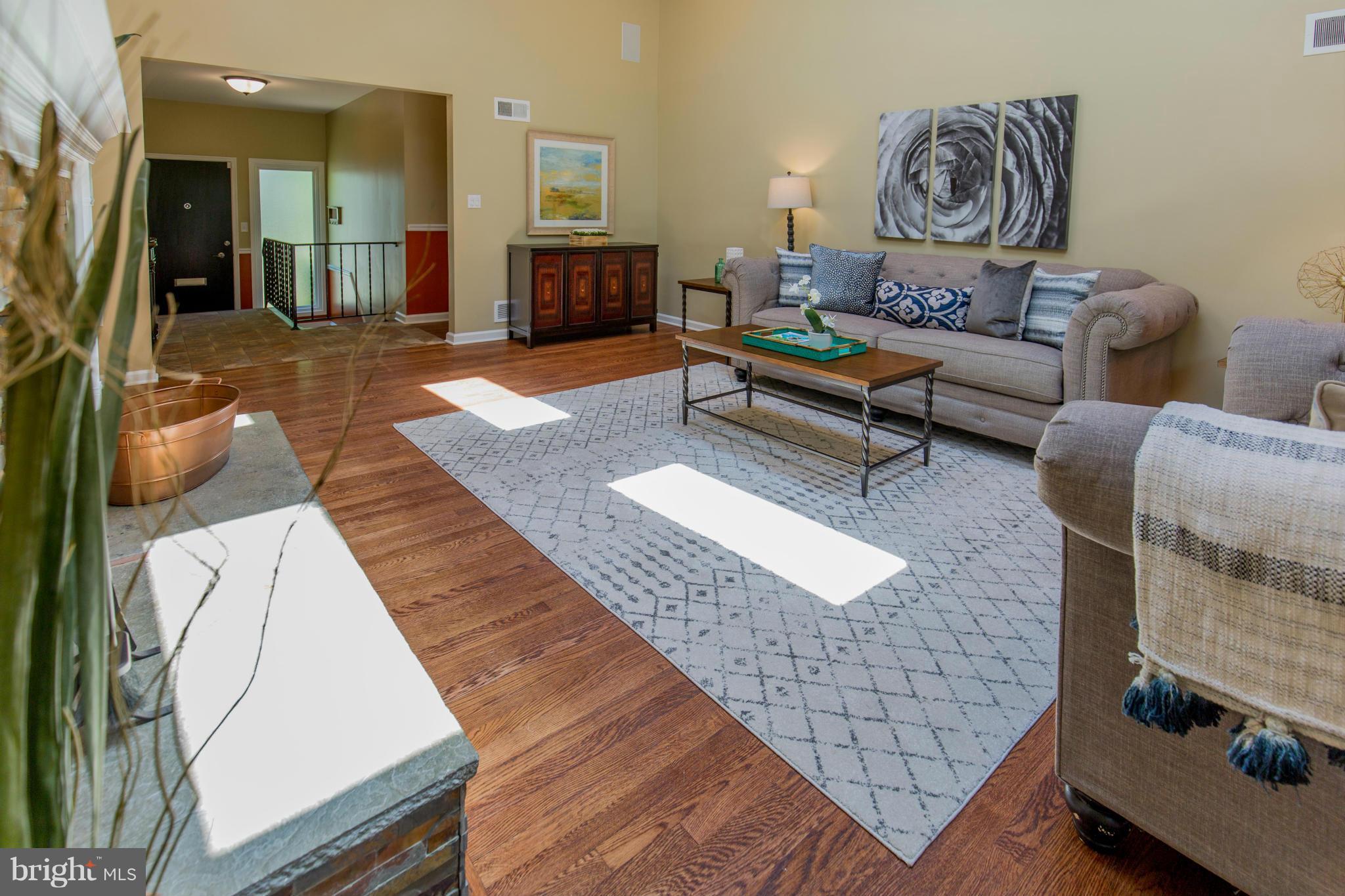 1431 Crestridge Drive Silver Spring, MD 20910 - Photo 4 of 30 Living Room