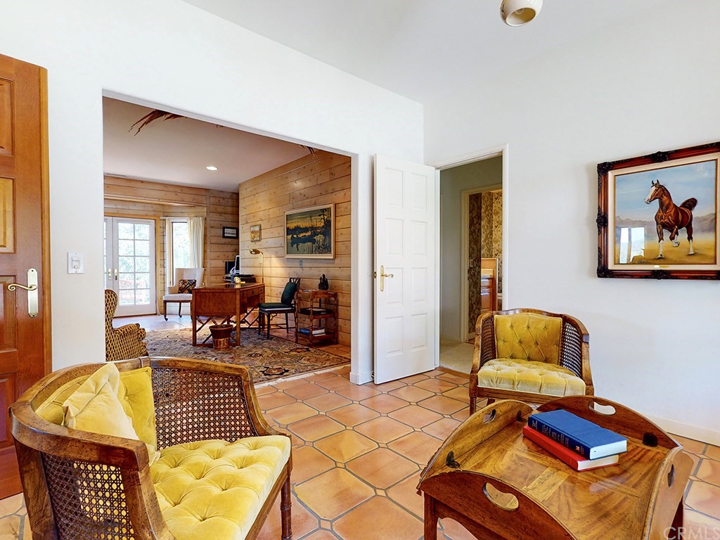 8800 Vineyard Drive Paso Robles, CA 93446 - Photo 14 of 74 a living room with furniture and wooden floor