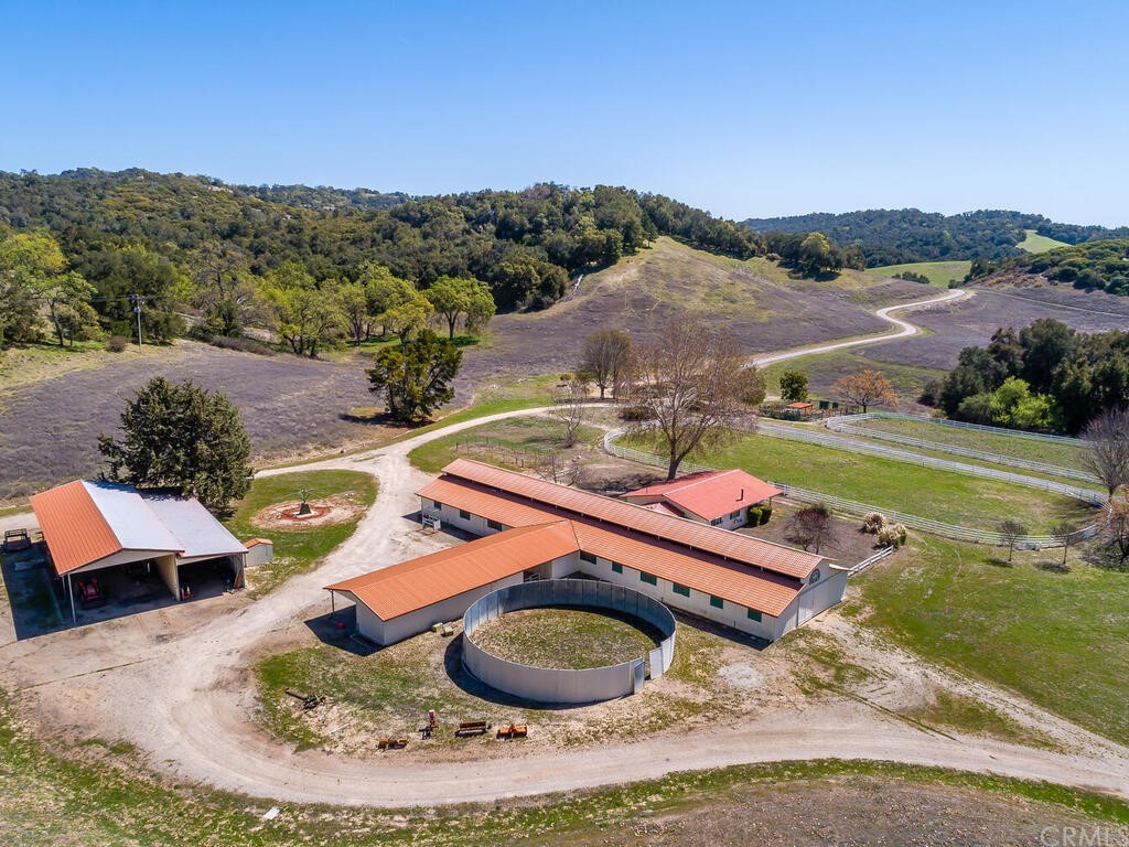 8800 Vineyard Drive Paso Robles, CA 93446 - Photo 65 of 74 a backyard of a house with yard and mountain view