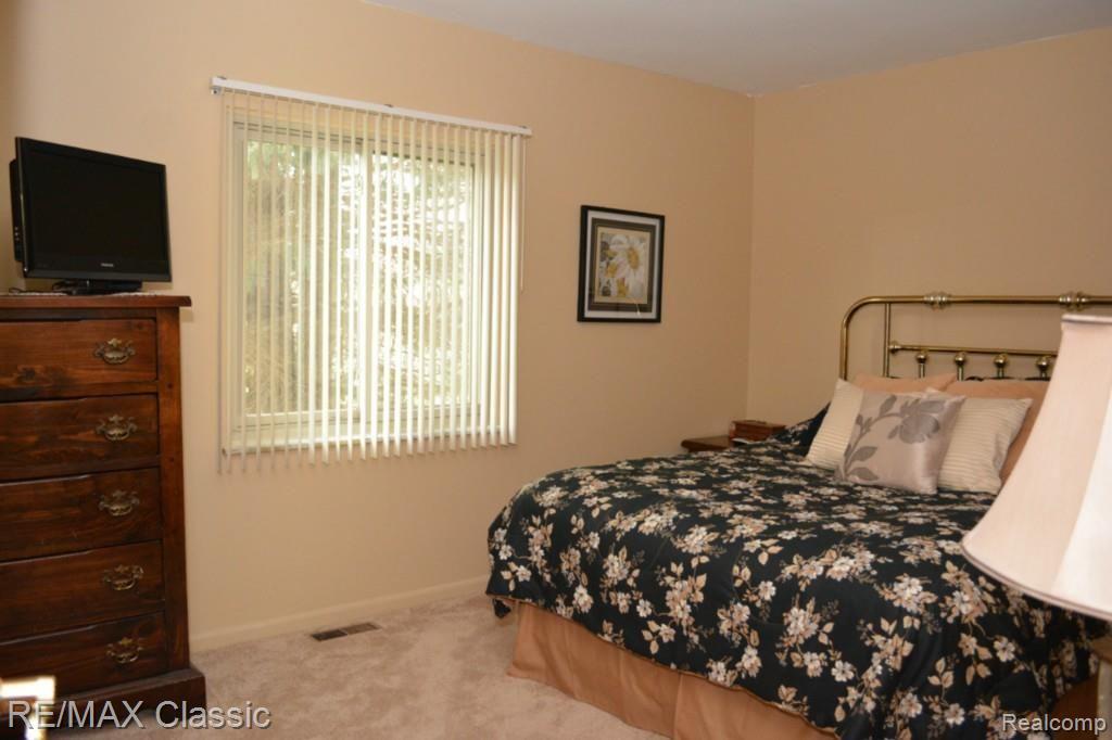 2431 Cullen Road Howell, MI 48855 - Photo 11 of 19 DSC_0021.jpg