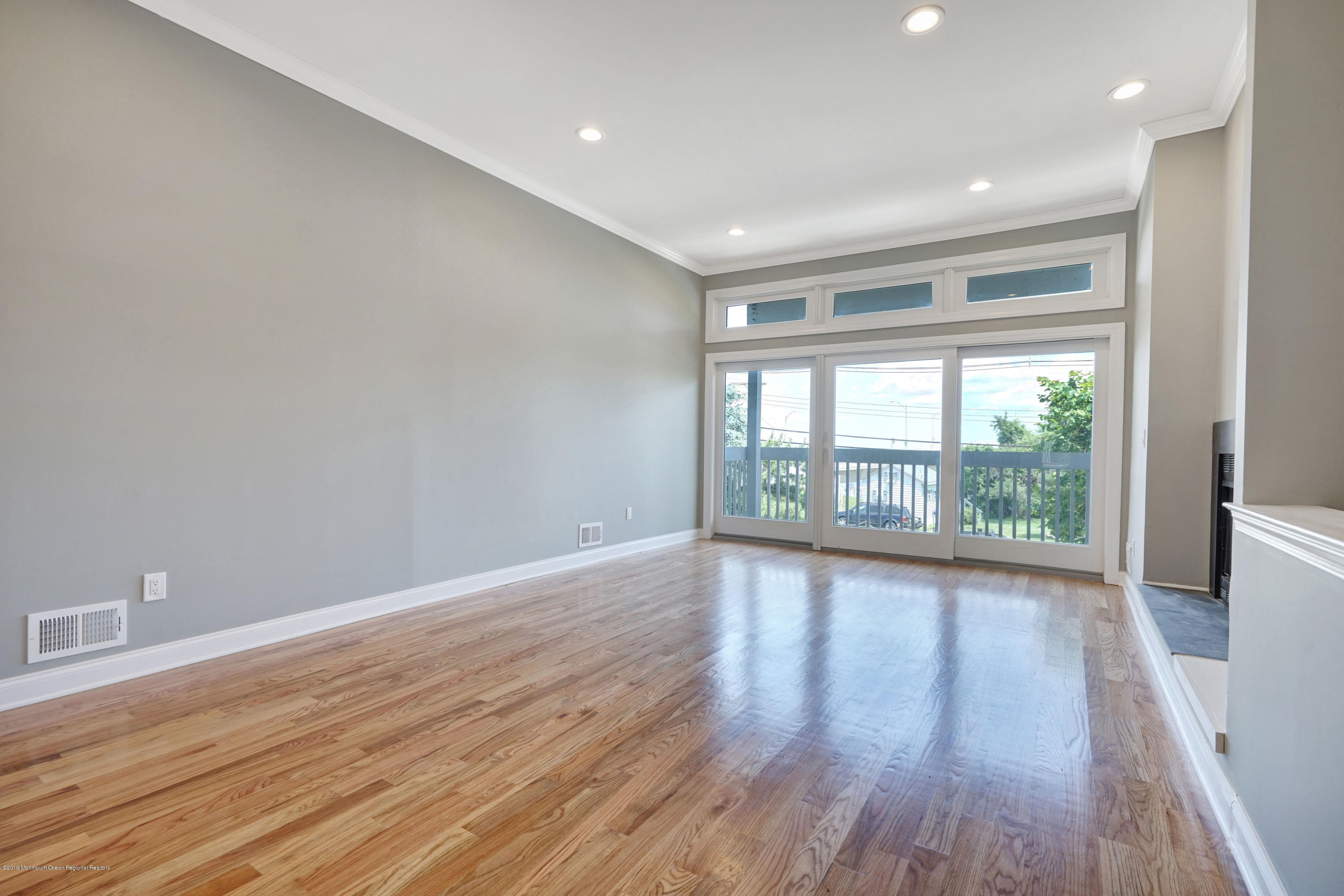 1 Portland Road, Unit 3 Highlands, NJ 07732 - Photo 11 of 35 9 ft plus ceilngs in Living Room