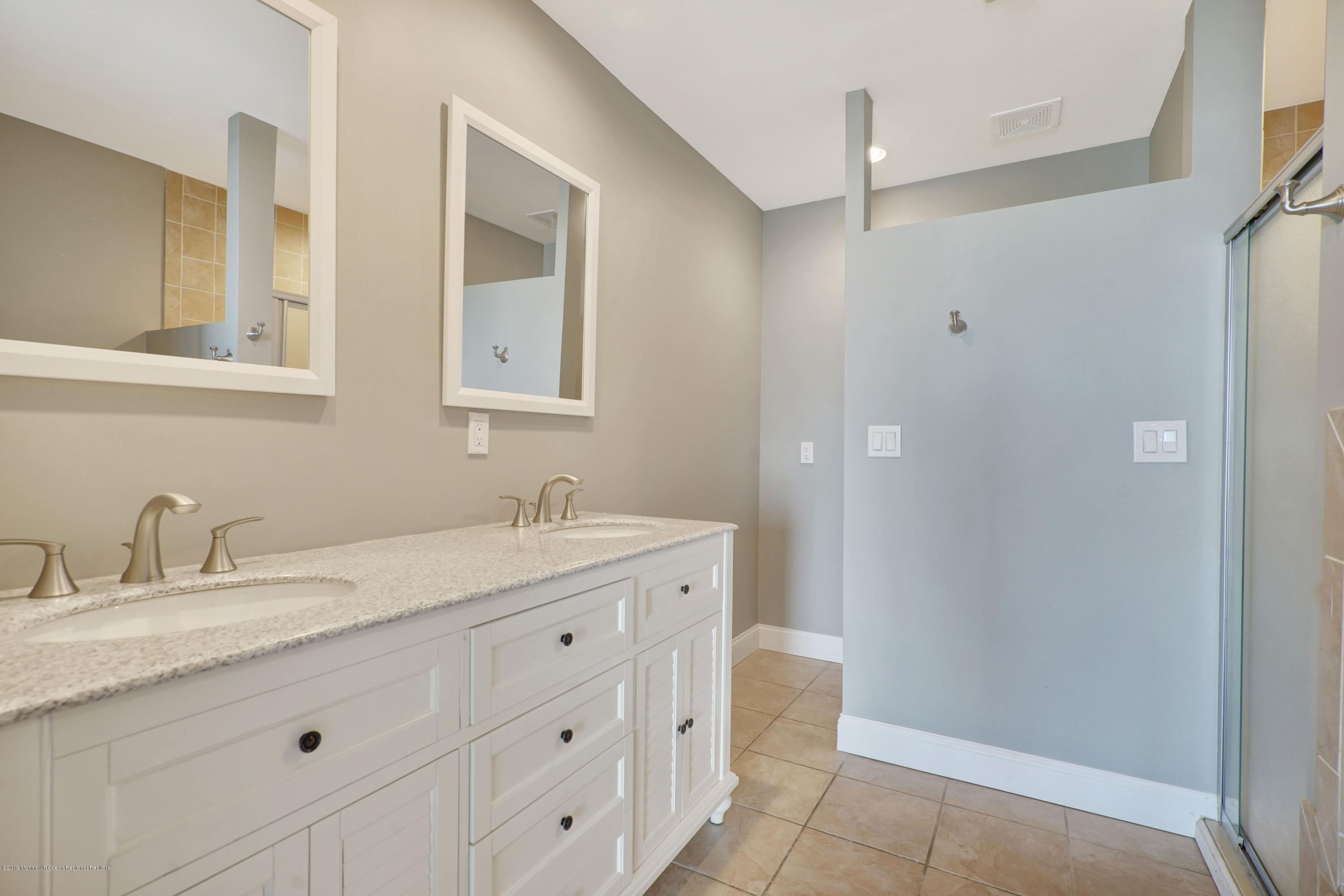 1 Portland Road, Unit 3 Highlands, NJ 07732 - Photo 18 of 35 Master Bath